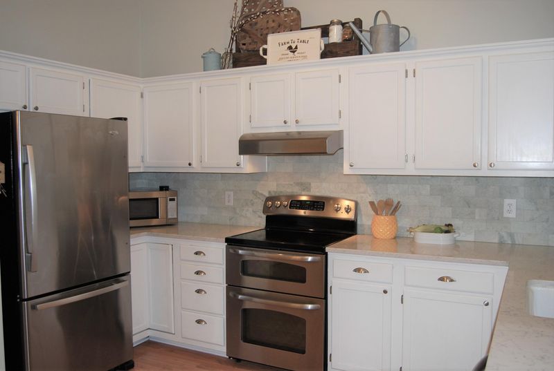 1266 Hampshire Rd, Charleston, SC 29412