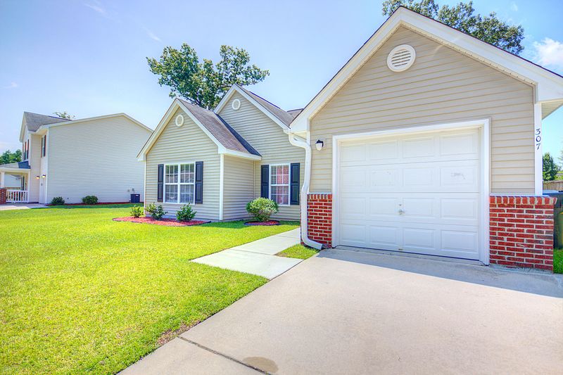 307 Slow Mill Dr, Goose Creek, SC 29445