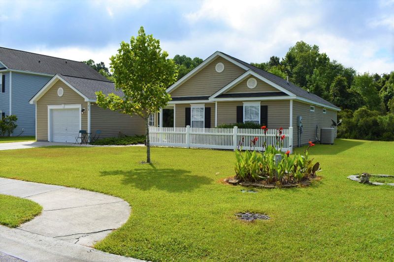 513 Savannah River Dr, Summerville, SC 29485