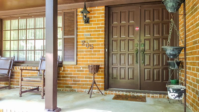 205 Lakeview Dr, Summerville, SC 29485