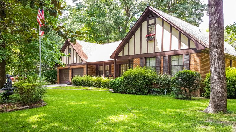 205 Lakeview Dr, Summerville, SC 29485