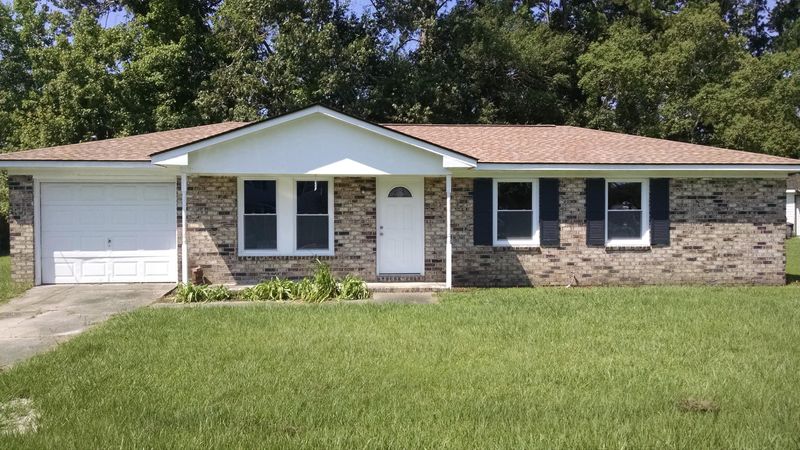 1736 Boone Hall Dr, Charleston, SC 29407