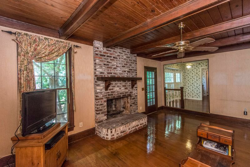 991 Harbortowne Rd, Charleston, SC 29412