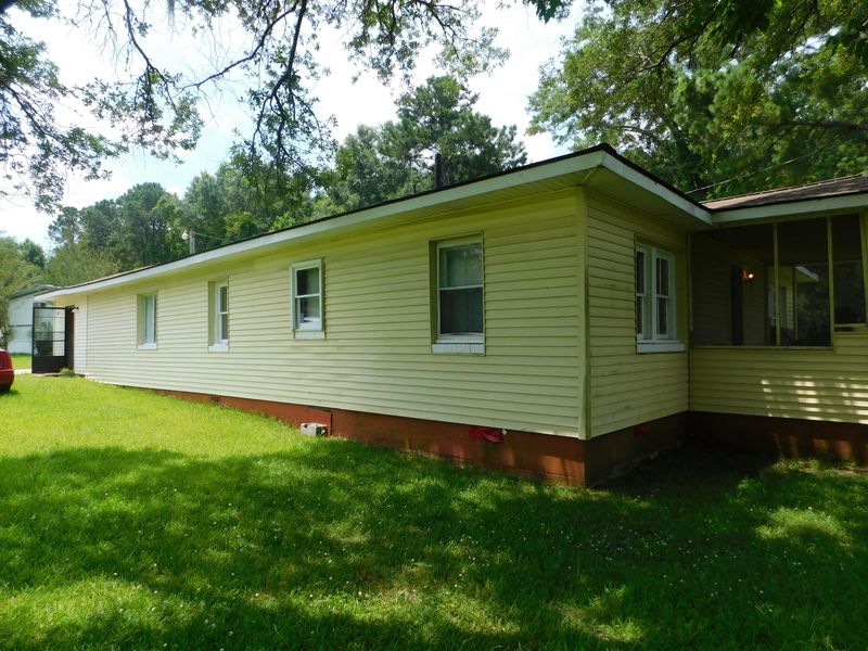 406 Howe Hall Rd, Goose Creek, SC 29445