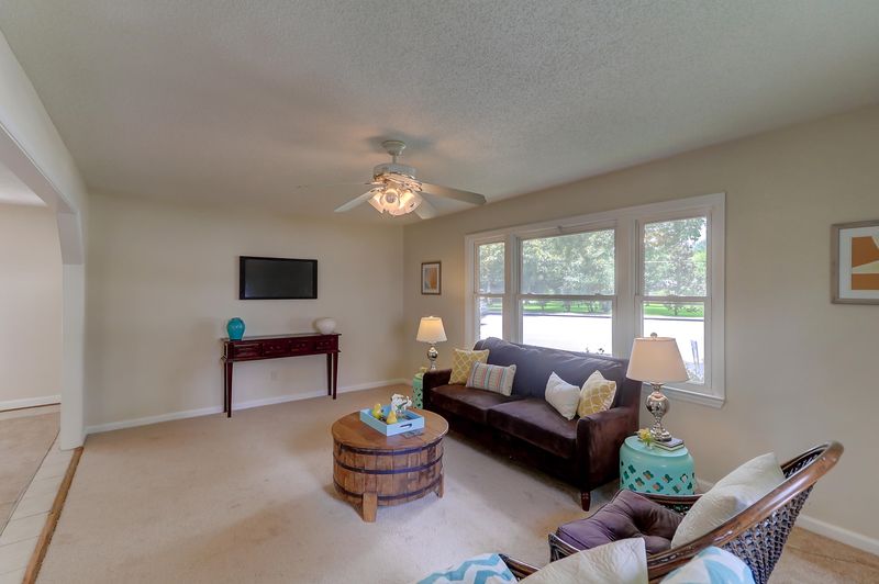 2106 Maybank Hw, Charleston, SC 29412