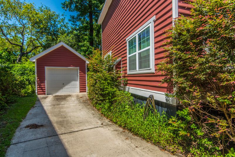 5520 Alexis Ct, North Charleston, SC 29406