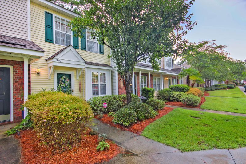 902 Elm Hall Cir, Summerville, SC 29483