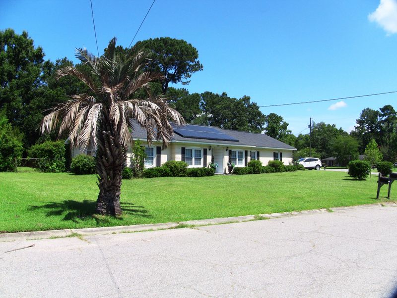 8375 Glenford Rd, North Charleston, SC 29406