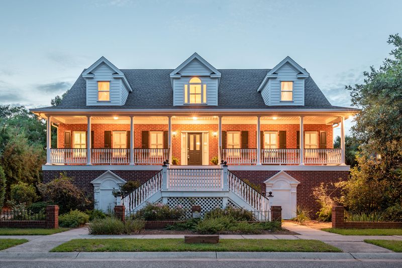 665 Lake Frances Dr, Charleston, SC 29412