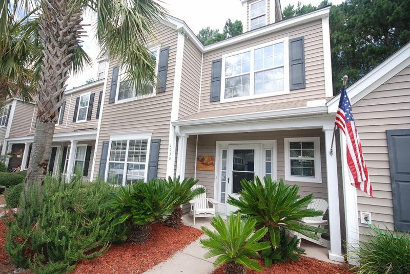 1230 Island Club Dr, Charleston, SC 29492