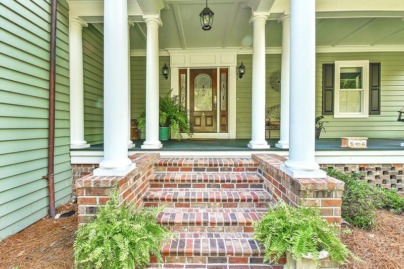102 Lynch Ln, Summerville, SC 29483