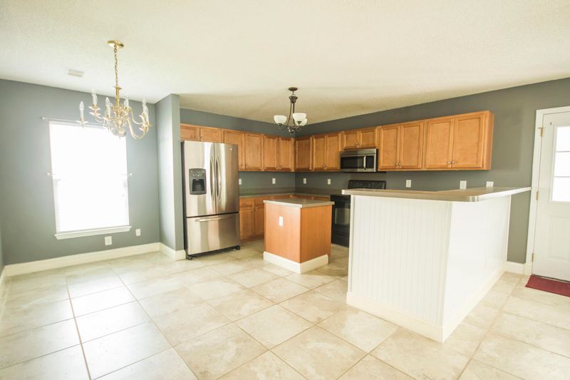 8529 Chloe Ln, North Charleston, SC 29406