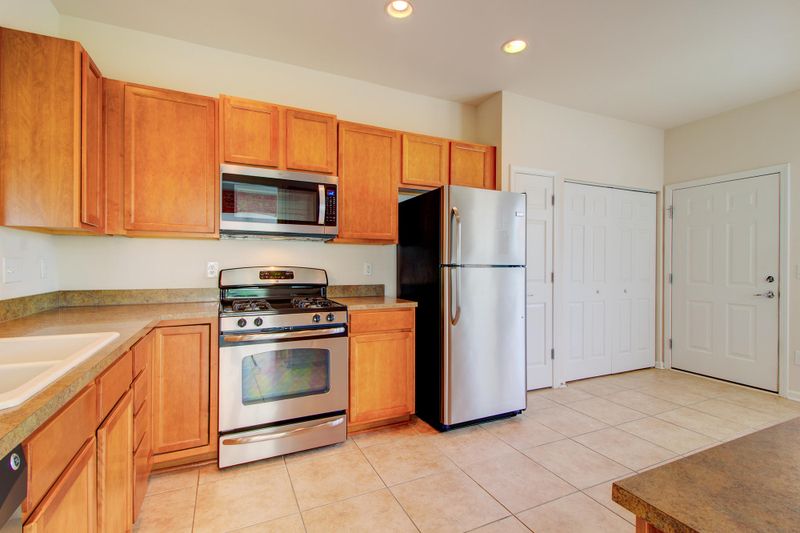107 Sea Lavender Ln, Summerville, SC 29486