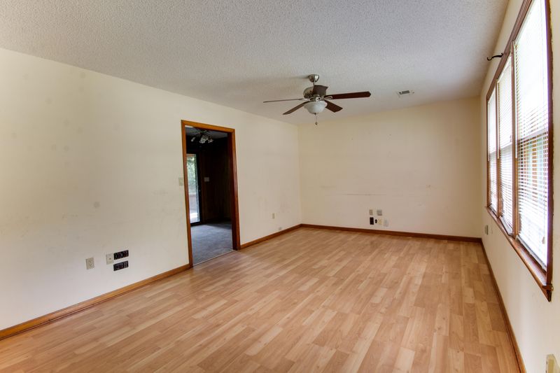 7732 Cherrywood Dr, North Charleston, SC 29418