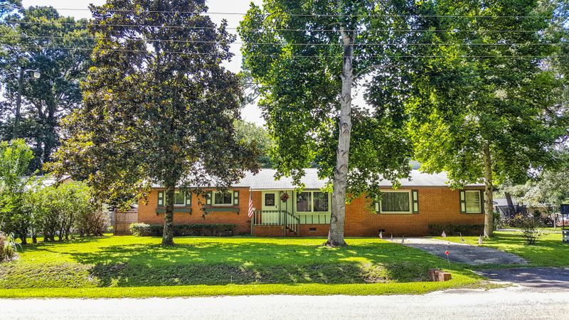 1109 Langdoc St, Moncks Corner, SC 29461