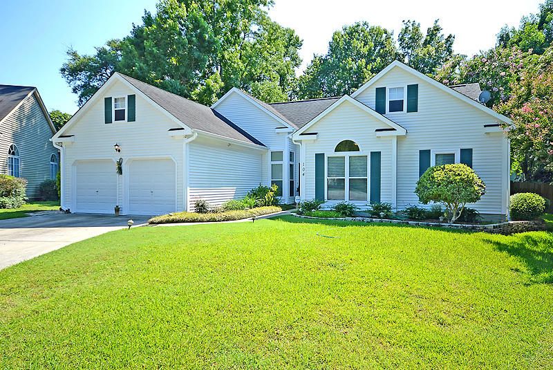 104 Queen Anne Ct, Goose Creek, SC 29445