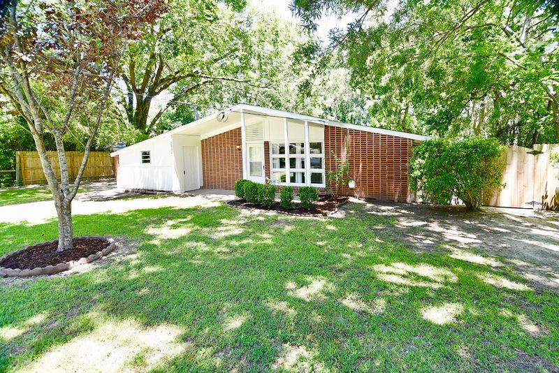 2112 Clayton St, Charleston, SC 29414