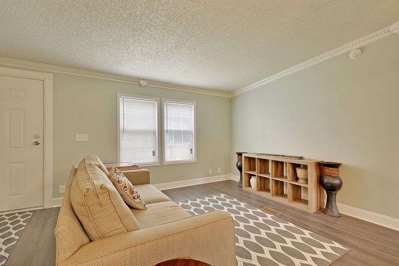 817 N Palmetto St, Summerville, SC 29483