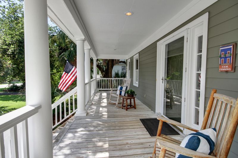 5 Seahorse Ct, Isle Of Palms, SC 29451