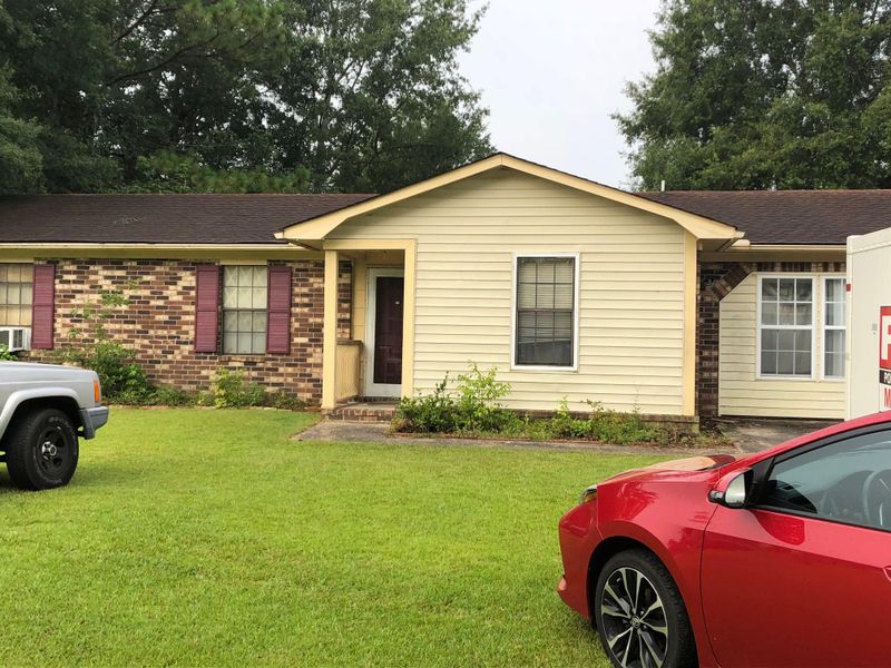 5 Coral Dr, Goose Creek, SC 29445