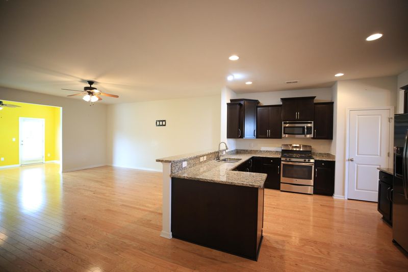 568 Rosings Dr, Summerville, SC 29486