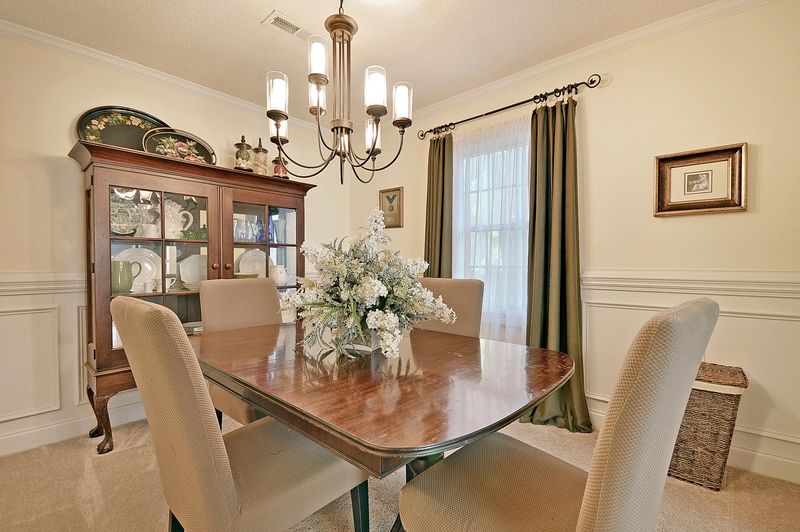 111 Old Tavern Ln, Summerville, SC 29485