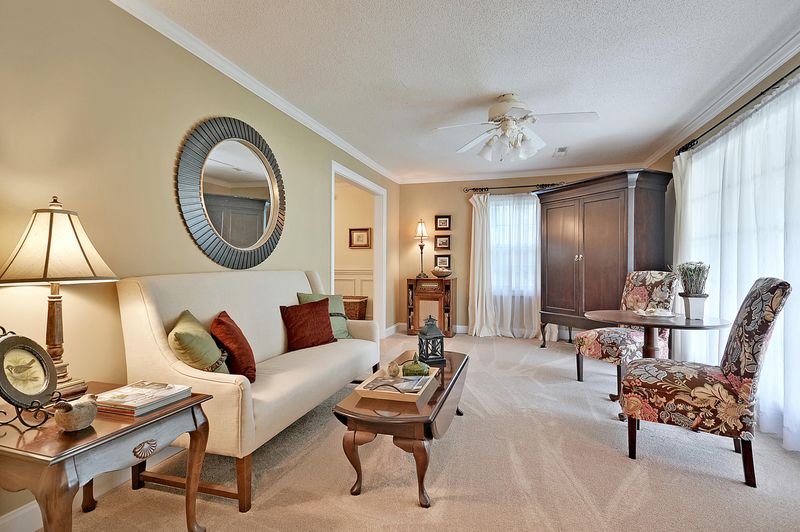 111 Old Tavern Ln, Summerville, SC 29485