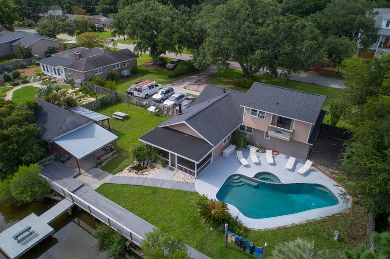 615 Schooner Rd, Charleston, SC 29412