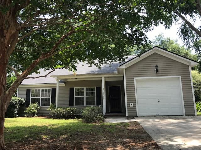 1720 Henley Rd, Charleston, SC 29412