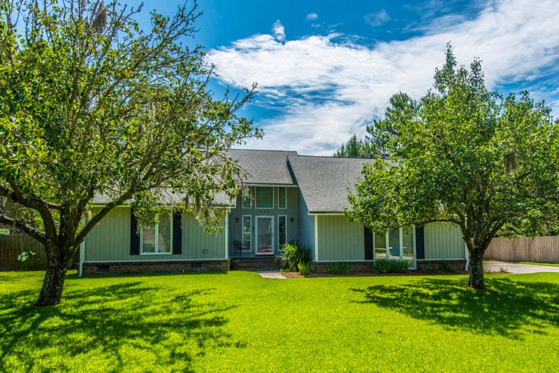 125 Palmetto Bluff Dr, North Charleston, SC 29418