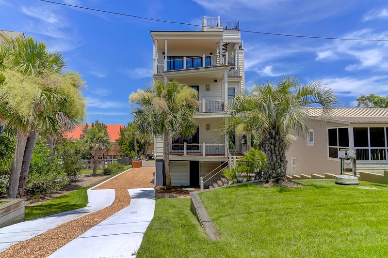 305 Carolina Blvd, Isle Of Palms, SC 29451