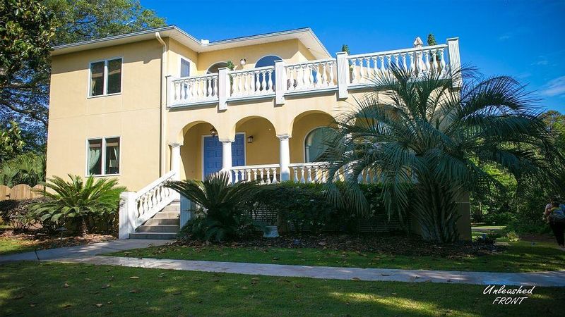 210 E Cooper Ave, Folly Beach, SC 29439