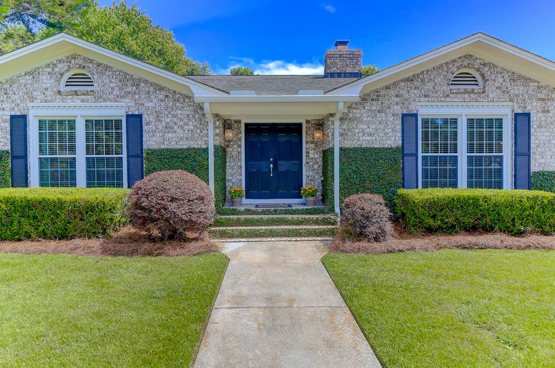 1260 Oakcrest Dr, Charleston, SC 29412