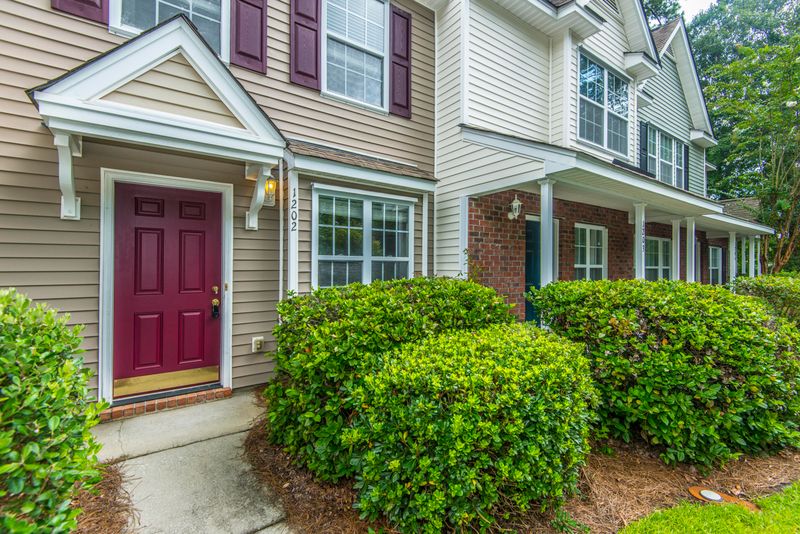 1202 Pine Bluff Dr, Summerville, SC 29483