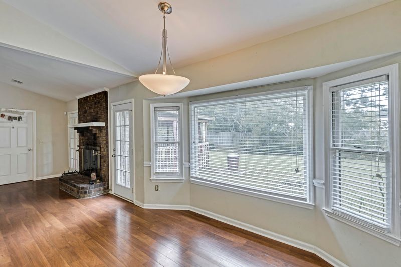 8105 N Ridgebrook Dr, North Charleston, SC 29420