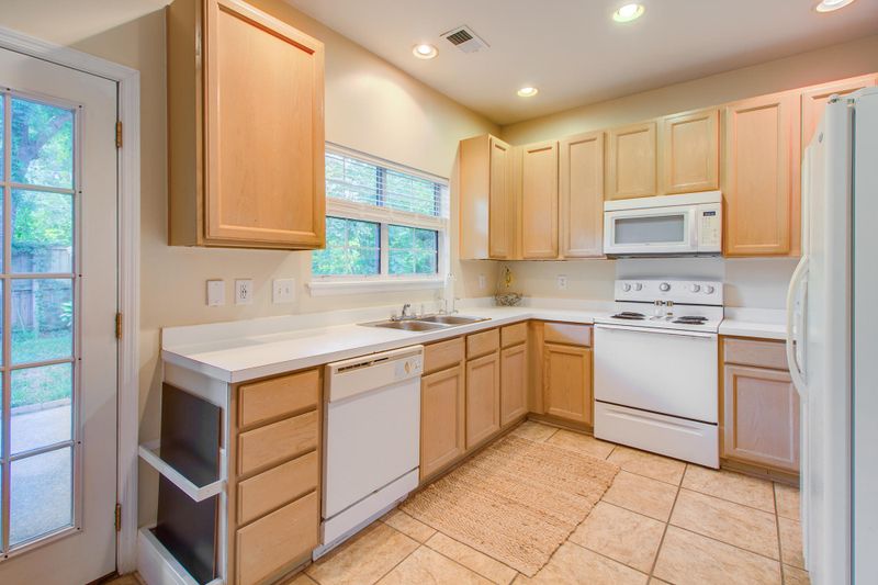 589 Antebellum Ln, Mount Pleasant, SC 29464