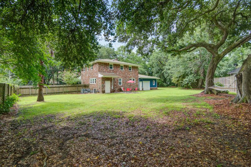 842 Fort Johnson Rd, Charleston, SC 29412