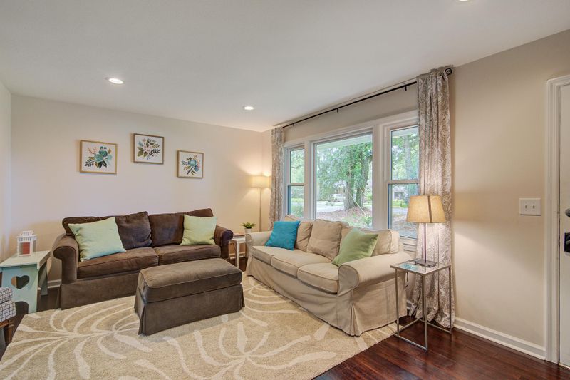 842 Fort Johnson Rd, Charleston, SC 29412