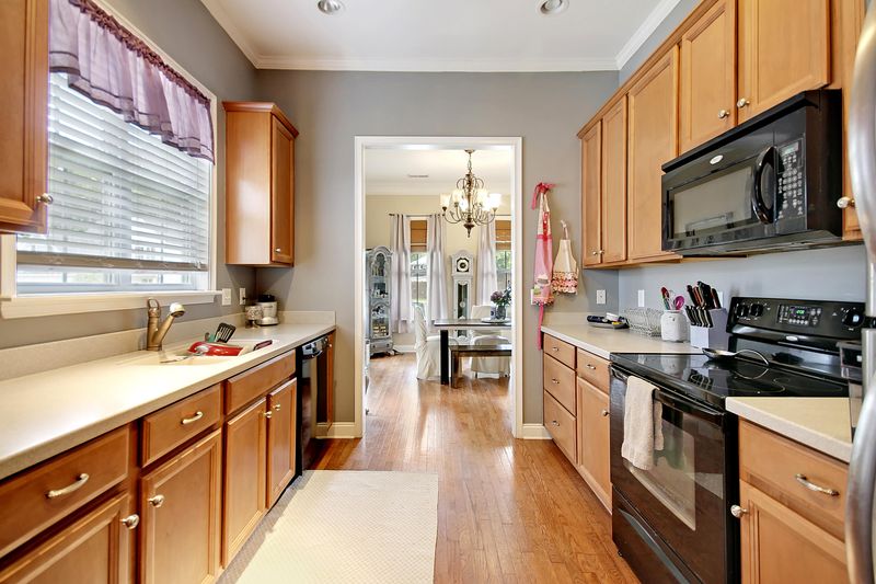 1909 Chestnut Oak Ln, Charleston, SC 29414