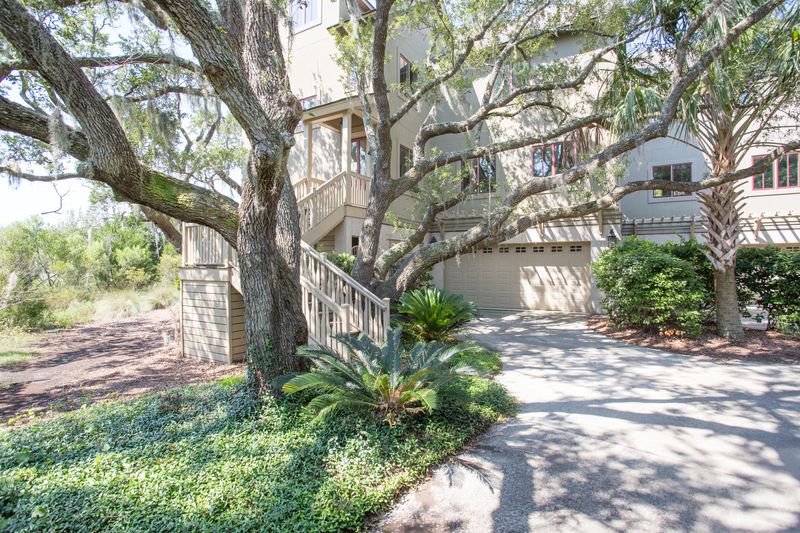 1990 Marsh Oak Ln, Johns Island, SC 29455