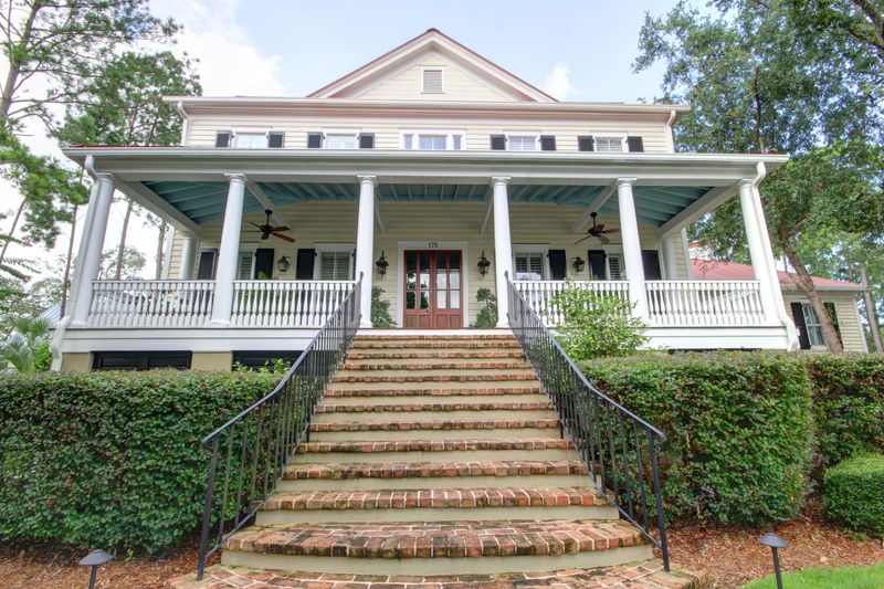 175 King George St, Daniel Island, SC 29492