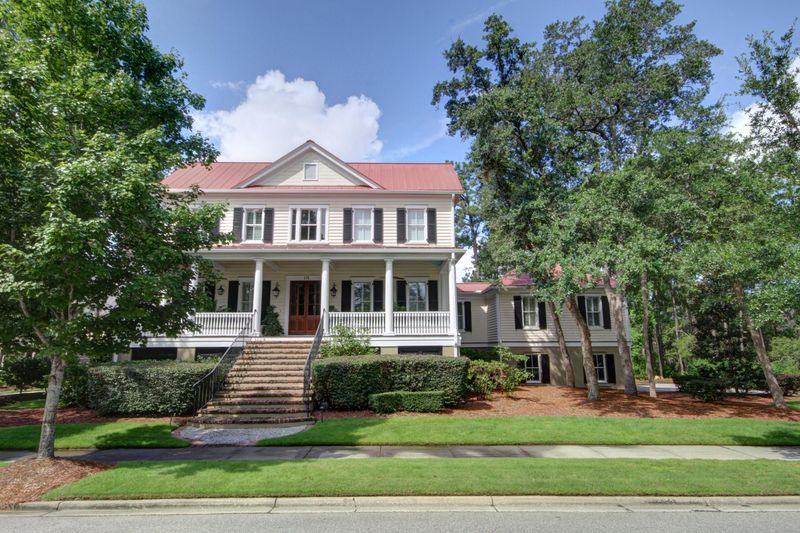 175 King George St, Daniel Island, SC 29492