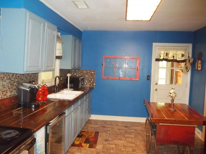 1617 Acacia St, Charleston, SC 29407