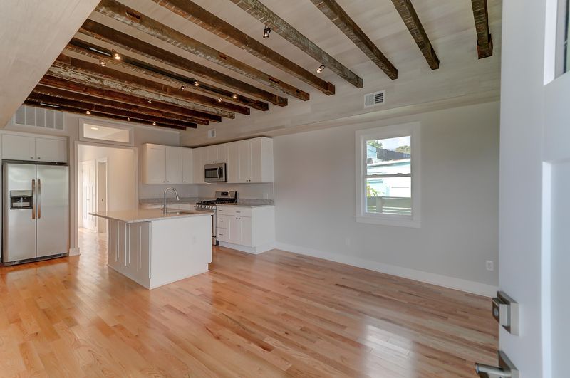 2 Fields Pl, Charleston, SC 29403