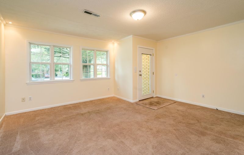 218 Owens Dr, Summerville, SC 29485