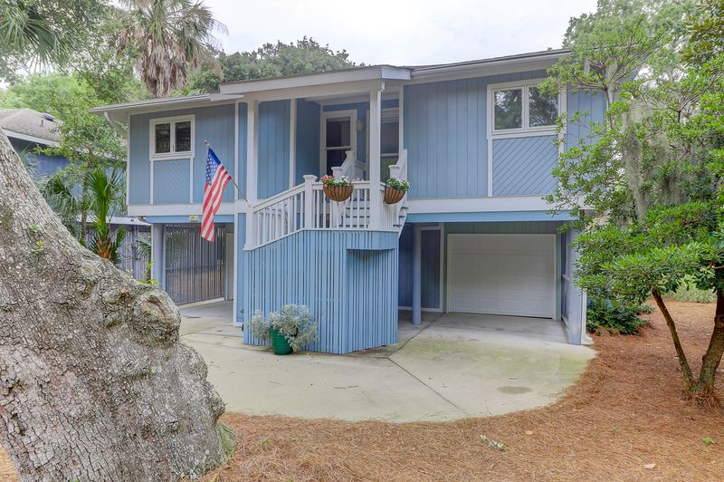 17 Twin Oaks Ln, Isle Of Palms, SC 29451