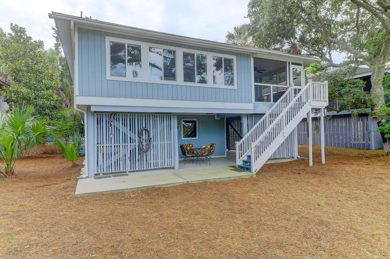 17 Twin Oaks Ln, Isle Of Palms, SC 29451