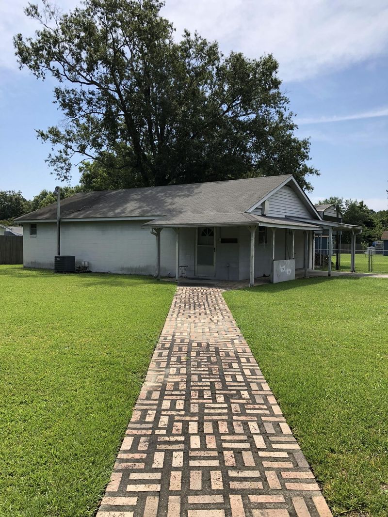 8962 Powell Rd, North Charleston, SC 29406
