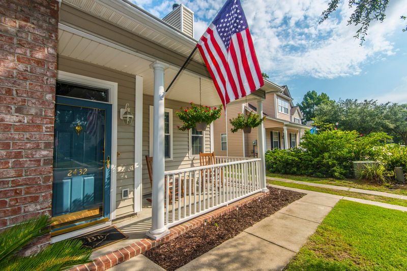 2432 Fulford Ct, Mount Pleasant, SC 29466