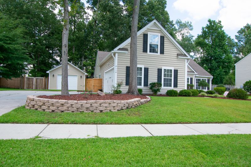114 Irish Oak Dr, Goose Creek, SC 29445